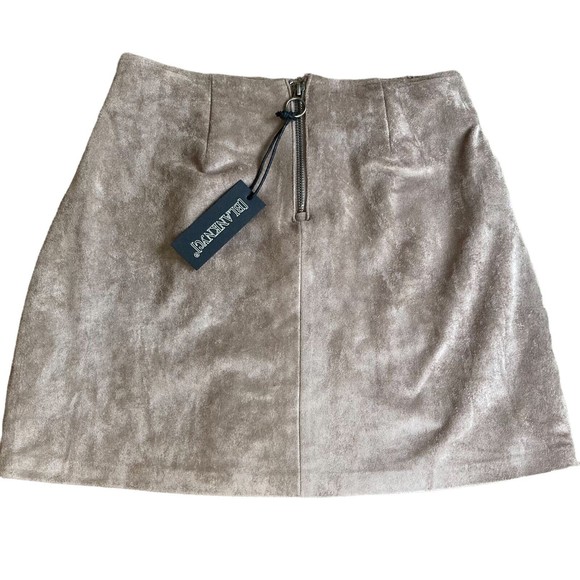 BLANK NYC Women's Size 24 Tan Beige Faux Suede Leather Slit Mini Skirt Defect - Picture 2 of 7